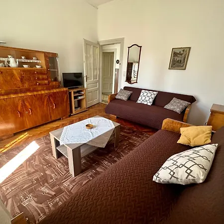 Retro 78m2 Apartment *