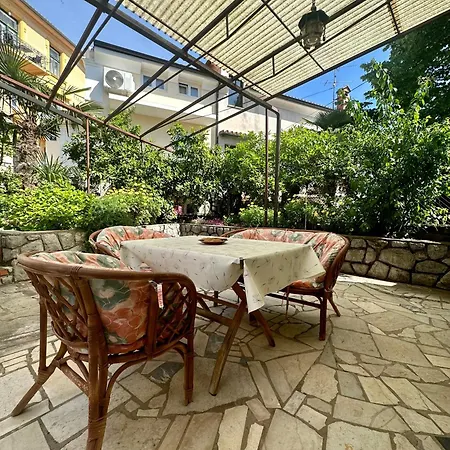 Retro 78m2 Apartman