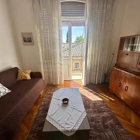 Retro 78m2 Lägenhet Opatija