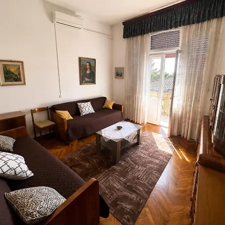 Retro 78m2 Apartman