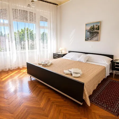 Retro 78m2 Apartman Abbázia
